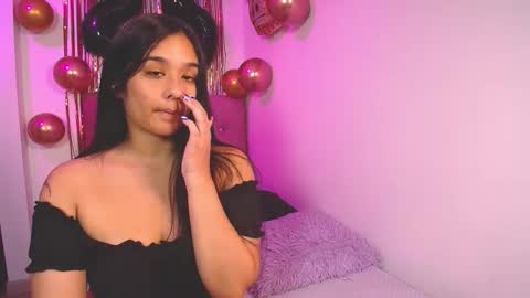 Snapshot of mae_nathan chatting on November 20, 2025, 5:29 am mae and nathan online show from November 20, 2025, 5:29 am