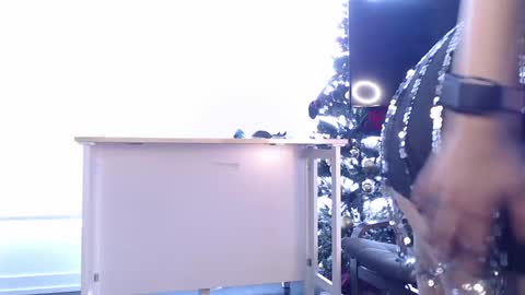 Snapshot of maevemads chatting on January 16, 2025, 5:01 pm Meaves online show from January 16, 2025, 5:01 pm