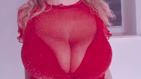 Maggie   online show from February 26, 2025, 4:35 pm