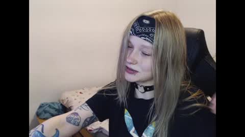 Snapshot of maggieswaggy chatting on December 4, 2024, 9:02 pm Magdalene Swaggy online show from December 4, 2024, 9:02 pm