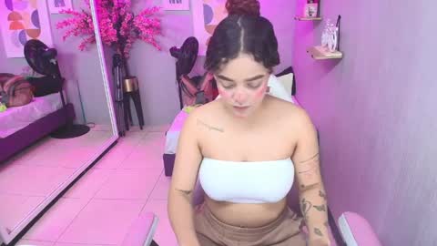 Maggy online show from May 21, 2026, 3:35 am