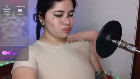Snapshot of magic_alicee_ chatting on June 14, 2026, 10:56 pm Alice online show from June 14, 2026, 10:56 pm