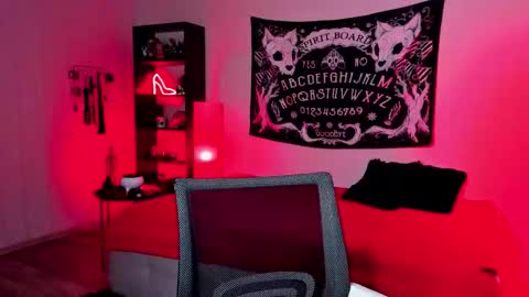 Snapshot of magic_alie chatting on March 2, 2026, 6:48 pm Magic Allie online show from March 2, 2026, 6:48 pm