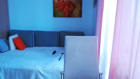 Snapshot of magic_blondie chatting on February 3, 2025, 12:14 pm Margo online show from February 3, 2025, 12:14 pm