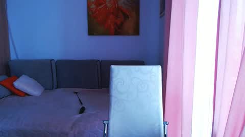 Snapshot of magic_blondie chatting on October 6, 2025, 1:41 pm Margo online show from October 6, 2025, 1:41 pm