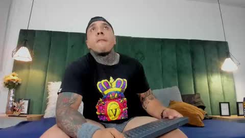 Snapshot of magic_clayton chatting on October 2, 2025, 2:51 am Magic online show from October 2, 2025, 2:51 am