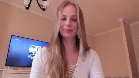 Snapshot of magic_couple13 chatting on April 20, 2026, 11:13 am Alice online show from April 20, 2026, 11:13 am