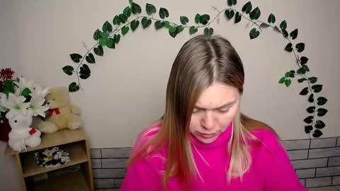 magic_katarina_ online show from December 3, 2024, 8:27 am