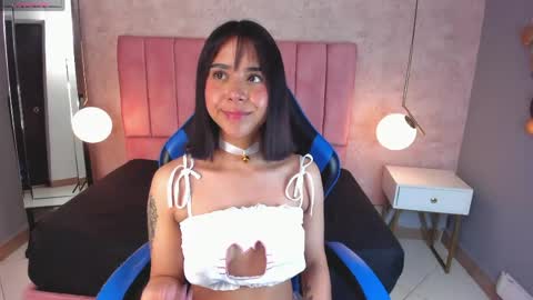 Snapshot of magic_oliviah chatting on April 1, 2026, 8:39 pm Oliviah online show from April 1, 2026, 8:39 pm