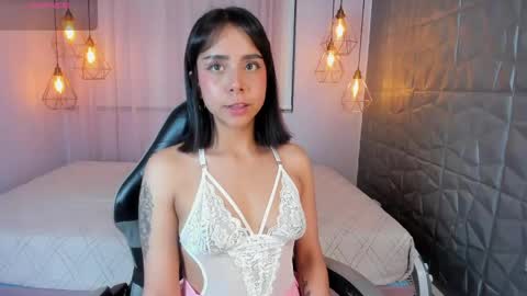 Snapshot of magic_oliviah chatting on April 24, 2026, 3:42 am Oliviah online show from April 24, 2026, 3:42 am