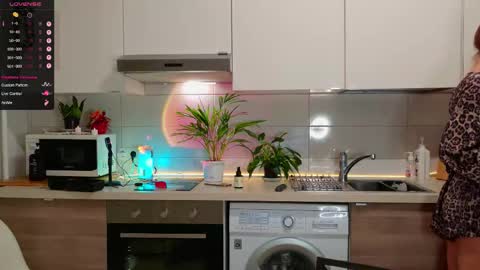 MagicLove online show from November 2, 2025, 7:55 am