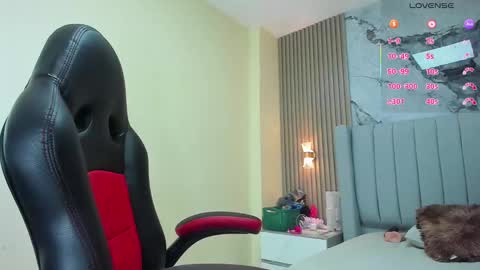 magievans1 online show from November 16, 2025, 12:11 pm