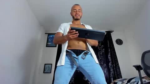 Magnusclark online show from November 18, 2025, 9:08 pm