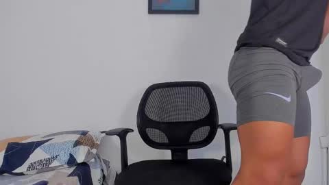 Snapshot of magnusclark chatting on February 19, 2026, 5:53 pm Magnusclark online show from February 19, 2026, 5:53 pm