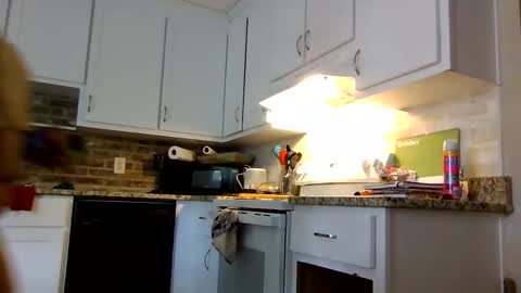 Kaye online show from November 5, 2025, 5:35 pm