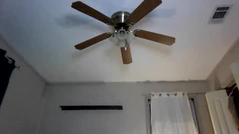 Kaye online show from November 30, 2025, 7:56 am