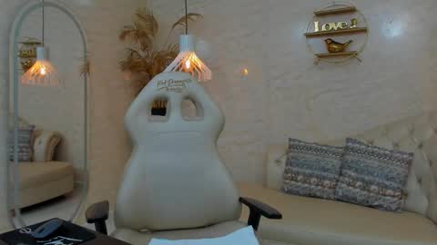 Snapshot of mai_bigboobs chatting on December 14, 2025, 11:37 am Mai Bigboobs online show from December 14, 2025, 11:37 am