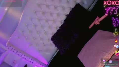 Snapshot of maia_hotts chatting on May 16, 2026, 7:45 pm CamiiGarcia online show from May 16, 2026, 7:45 pm