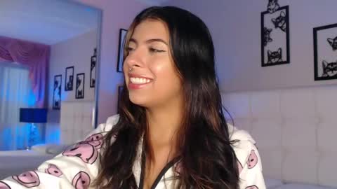 Snapshot of maia_reficco chatting on April 17, 2026, 12:30 pm Maia Reficco online show from April 17, 2026, 12:30 pm