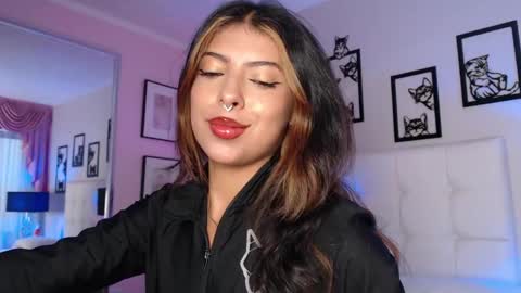 Snapshot of maia_reficco chatting on April 20, 2026, 1:58 pm Maia Reficco online show from April 20, 2026, 1:58 pm