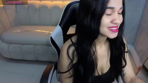 Snapshot of maia_tx chatting on October 28, 2025, 1:47 pm Online 800 to 1400 online show from October 28, 2025, 1:47 pm