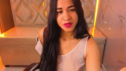 Online 800 to 1400 online show from December 18, 2025, 1:06 pm