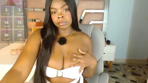 Maia Charris online show from October 21, 2025, 5:57 pm