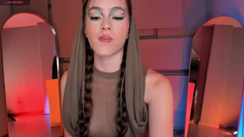 Snapshot of maiacollins chatting on October 23, 2025, 7:34 pm Maia online show from October 23, 2025, 7:34 pm