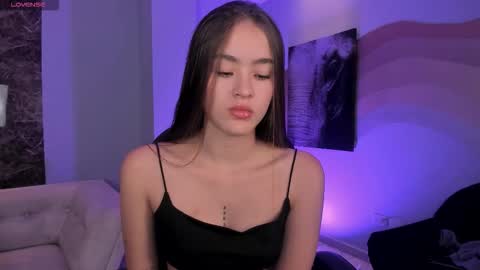 Snapshot of maiacollins chatting on November 14, 2025, 5:33 pm Maia online show from November 14, 2025, 5:33 pm