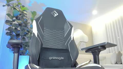 MAICOL online show from March 19, 2026, 12:36 am