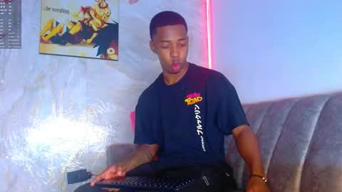 maicoljorda1 online show from November 30, 2025, 1:15 pm