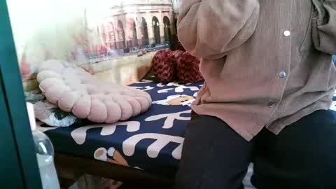 maiili06 online show from February 15, 2026, 4:53 am