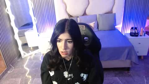 Snapshot of maiily_tay chatting on November 15, 2025, 11:29 am maiily_tay online show from November 15, 2025, 11:29 am