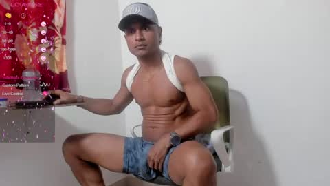 Snapshot of maik_alen chatting on July 12, 2026, 12:29 pm . Maik Alen . online show from July 12, 2026, 12:29 pm