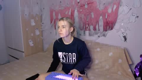 Snapshot of mailin_harrington chatting on December 8, 2024, 3:10 am Your kitty online show from December 8, 2024, 3:10 am