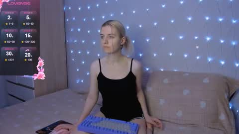 Snapshot of mailin_harrington chatting on October 26, 2025, 3:40 pm Your kitty online show from October 26, 2025, 3:40 pm