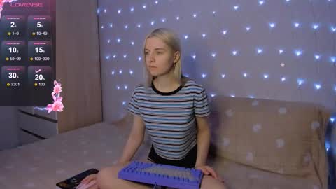 Snapshot of mailin_harrington chatting on November 15, 2025, 4:03 pm Your kitty online show from November 15, 2025, 4:03 pm