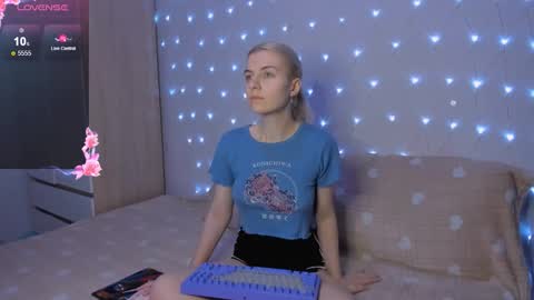 Snapshot of mailin_harrington chatting on November 18, 2025, 3:38 pm Your kitty online show from November 18, 2025, 3:38 pm