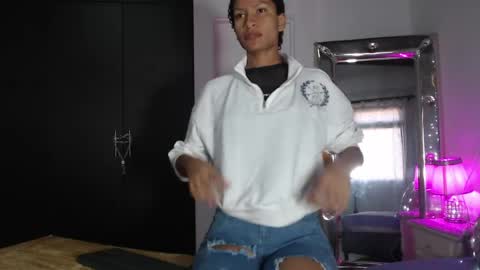 Snapshot of mailyn_gold chatting on May 7, 2026, 11:59 am mailyn_gold online show from May 7, 2026, 11:59 am