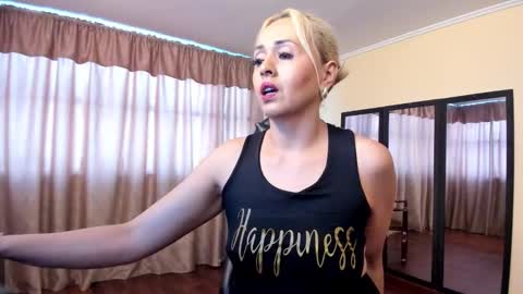 Carolina Barrantes Munera online show from November 12, 2025, 11:43 am