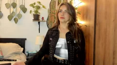 Mailyn Foxx online show from June 26, 2026, 3:33 am