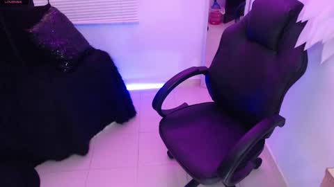 Snapshot of mailywindsor chatting on November 5, 2025, 12:05 pm Maily online show from November 5, 2025, 12:05 pm