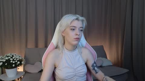 Snapshot of maimatin chatting on November 5, 2025, 8:03 am maimatin online show from November 5, 2025, 8:03 am