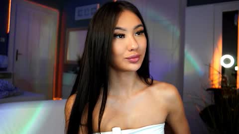 Mai online show from November 18, 2025, 7:40 pm