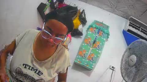 maite2020 online show from December 25, 2024, 5:47 pm