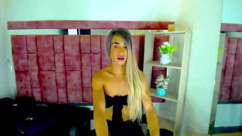 maitecandyxx online show from June 10, 2026, 9:25 pm