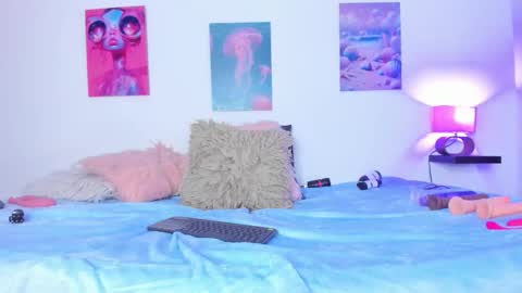 Snapshot of maithe_022 chatting on October 23, 2025, 7:56 pm mai online show from October 23, 2025, 7:56 pm