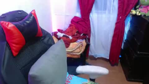 Hello friends Im on another account    online show from February 8, 2025, 6:12 am