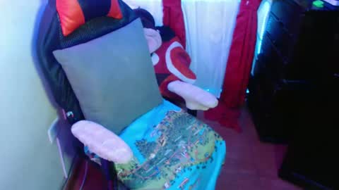Hello friends Im on another account    online show from February 9, 2025, 6:54 am