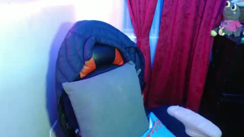 Hello friends Im on another account    online show from February 13, 2025, 5:16 am